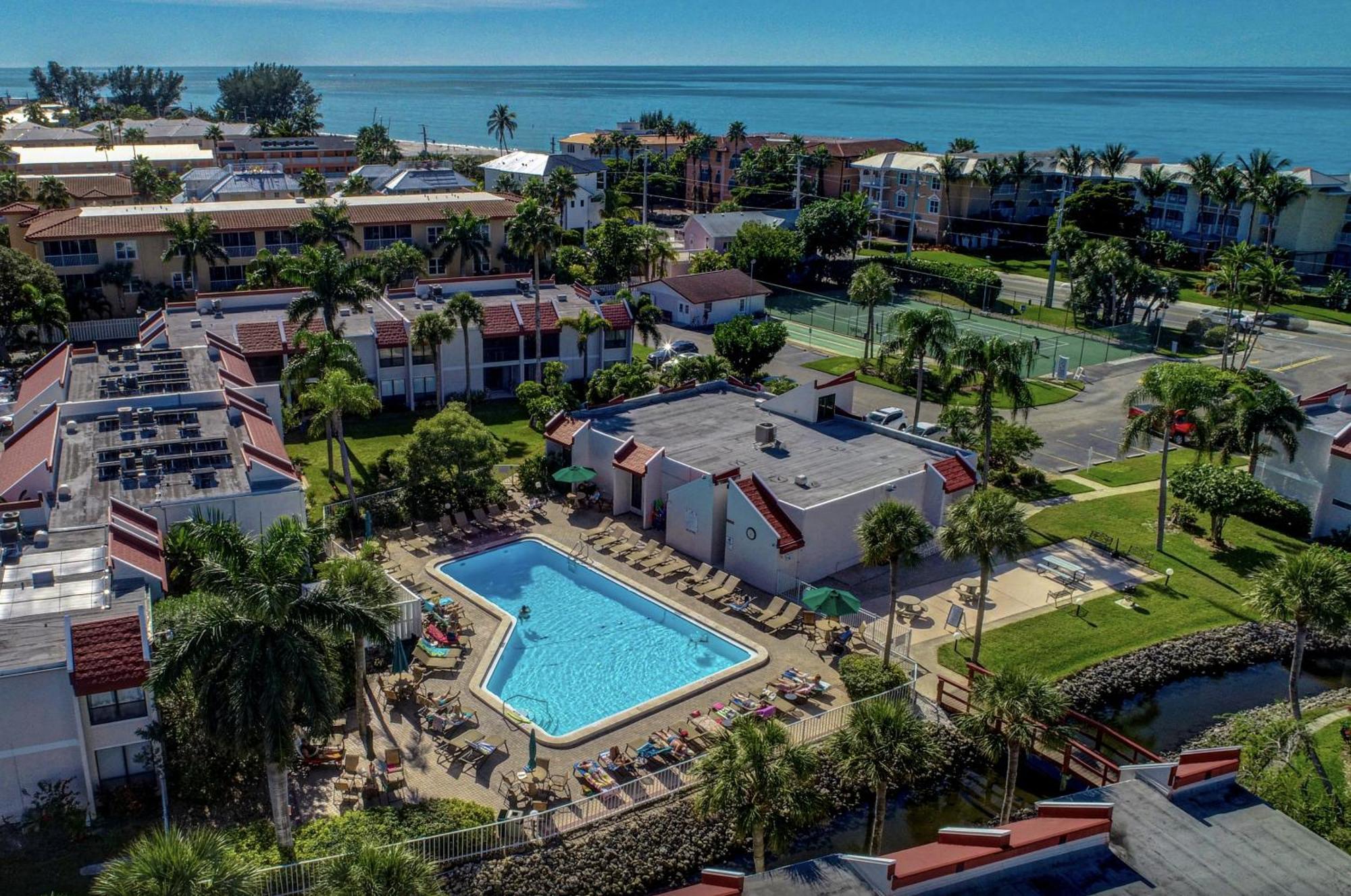Anna Maria Island Runaway Tropical Dream-One Minute Walk To The Beach-Heated Pool Bradenton Beach Εξωτερικό φωτογραφία