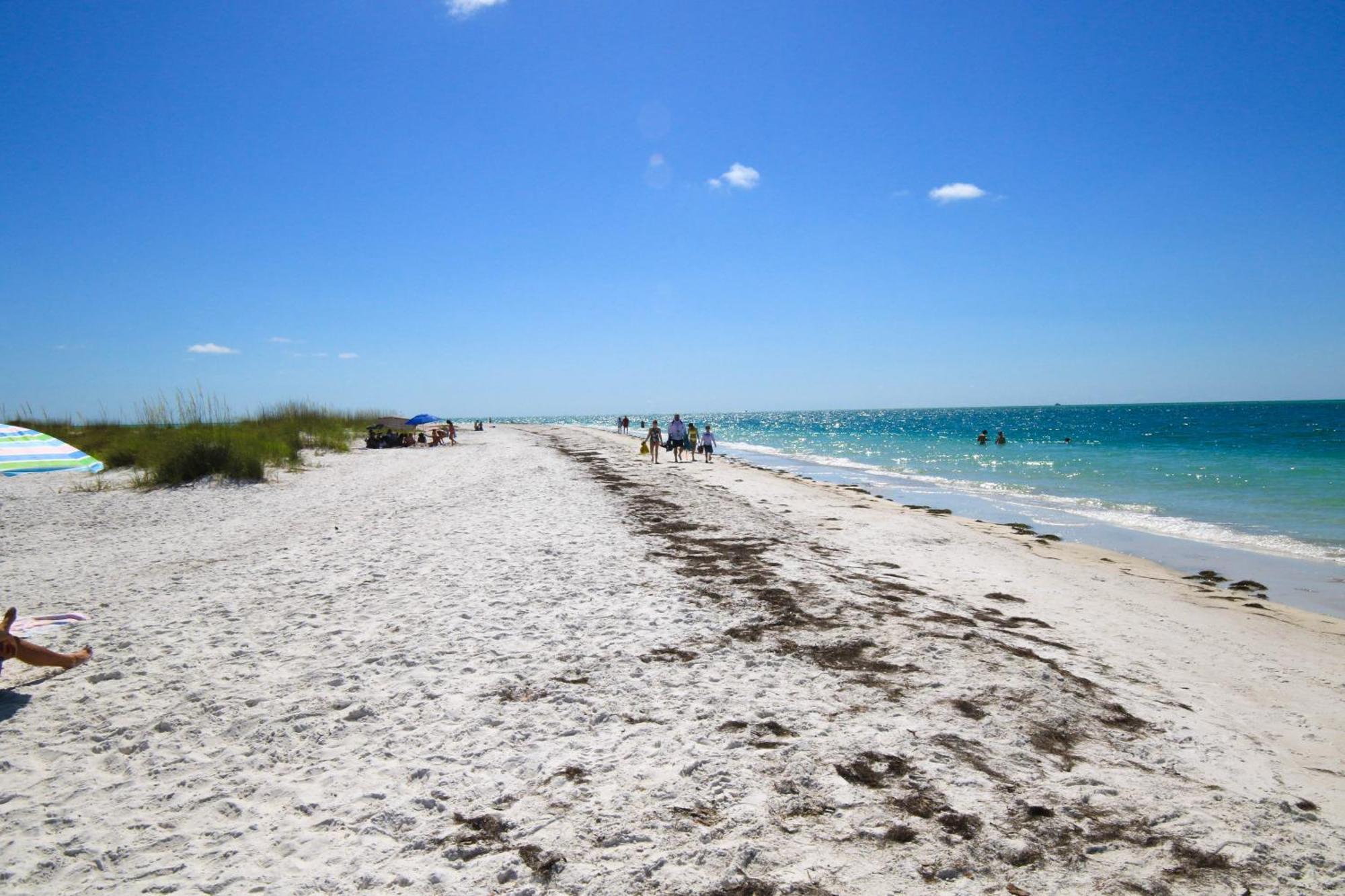 Anna Maria Island Runaway Tropical Dream-One Minute Walk To The Beach-Heated Pool Bradenton Beach Εξωτερικό φωτογραφία