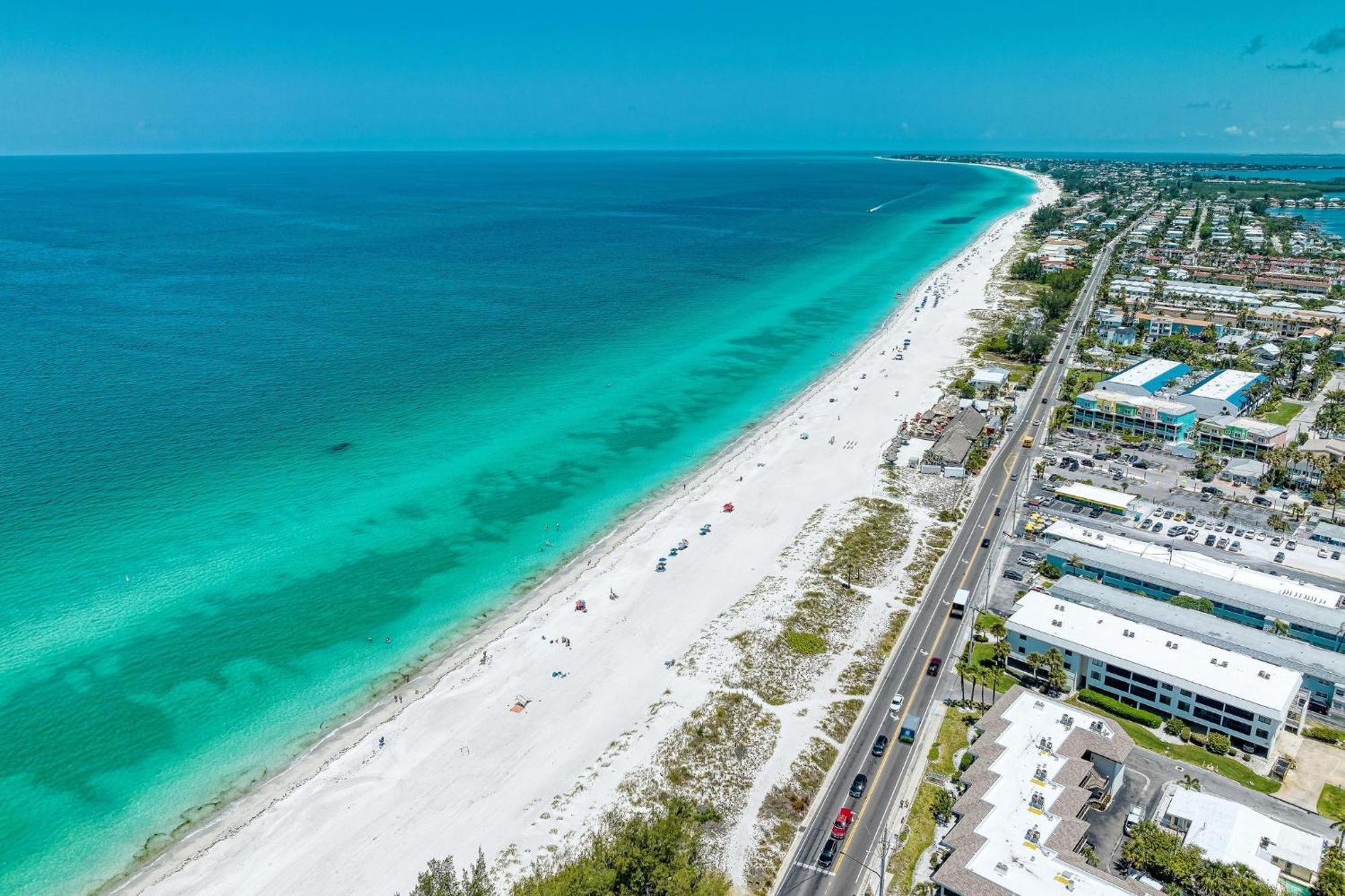 Anna Maria Island Runaway Tropical Dream-One Minute Walk To The Beach-Heated Pool Bradenton Beach Εξωτερικό φωτογραφία