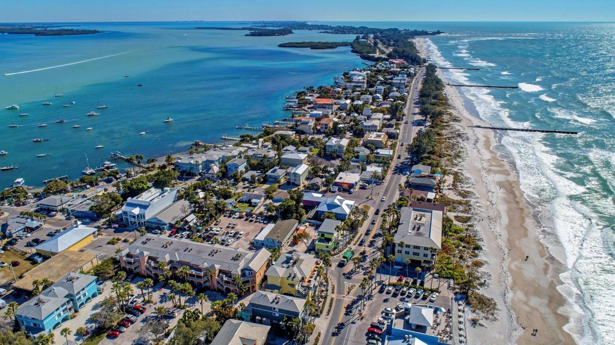 Anna Maria Island Runaway Tropical Dream-One Minute Walk To The Beach-Heated Pool Bradenton Beach Εξωτερικό φωτογραφία