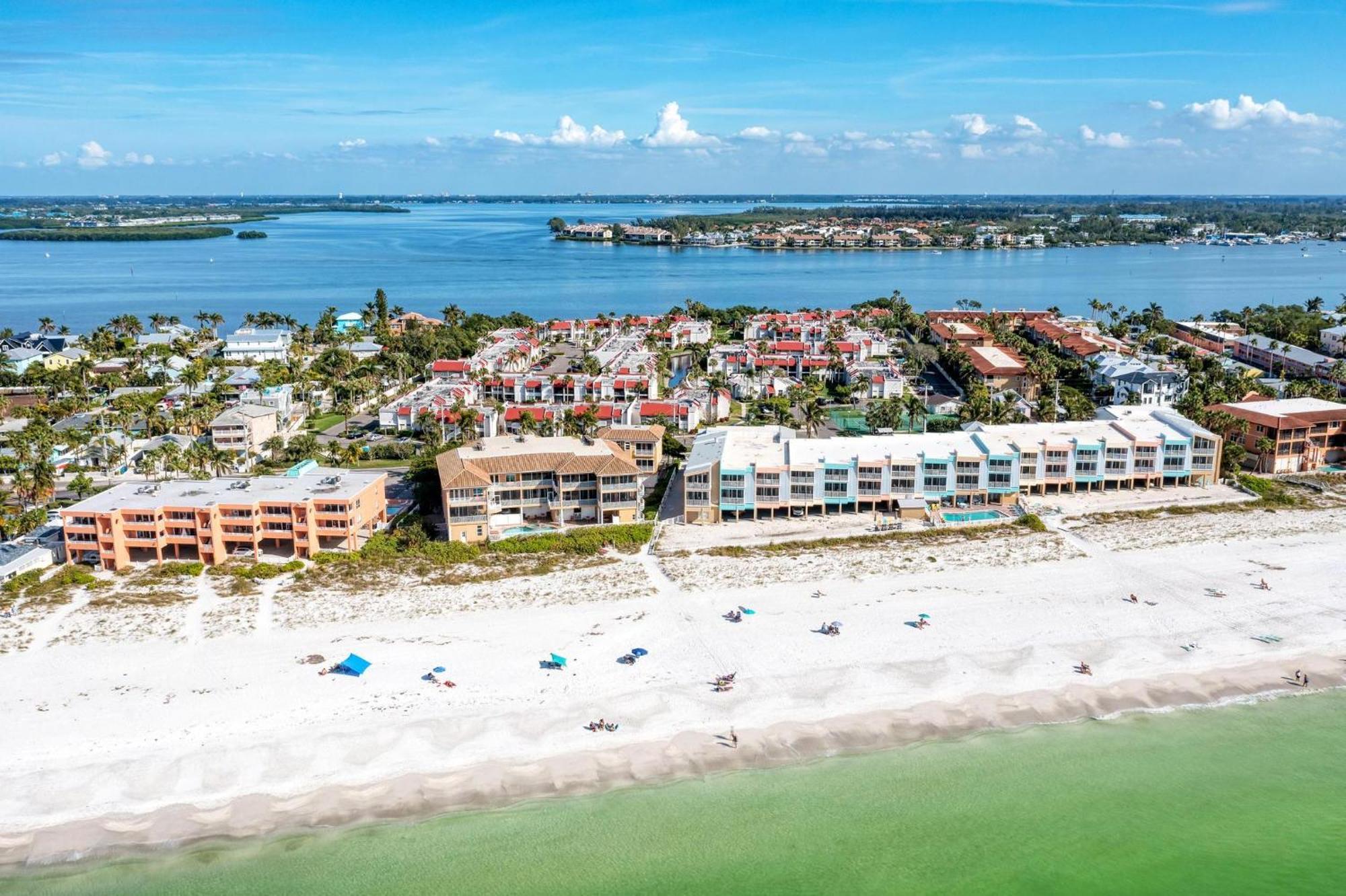 Anna Maria Island Runaway Tropical Dream-One Minute Walk To The Beach-Heated Pool Bradenton Beach Εξωτερικό φωτογραφία