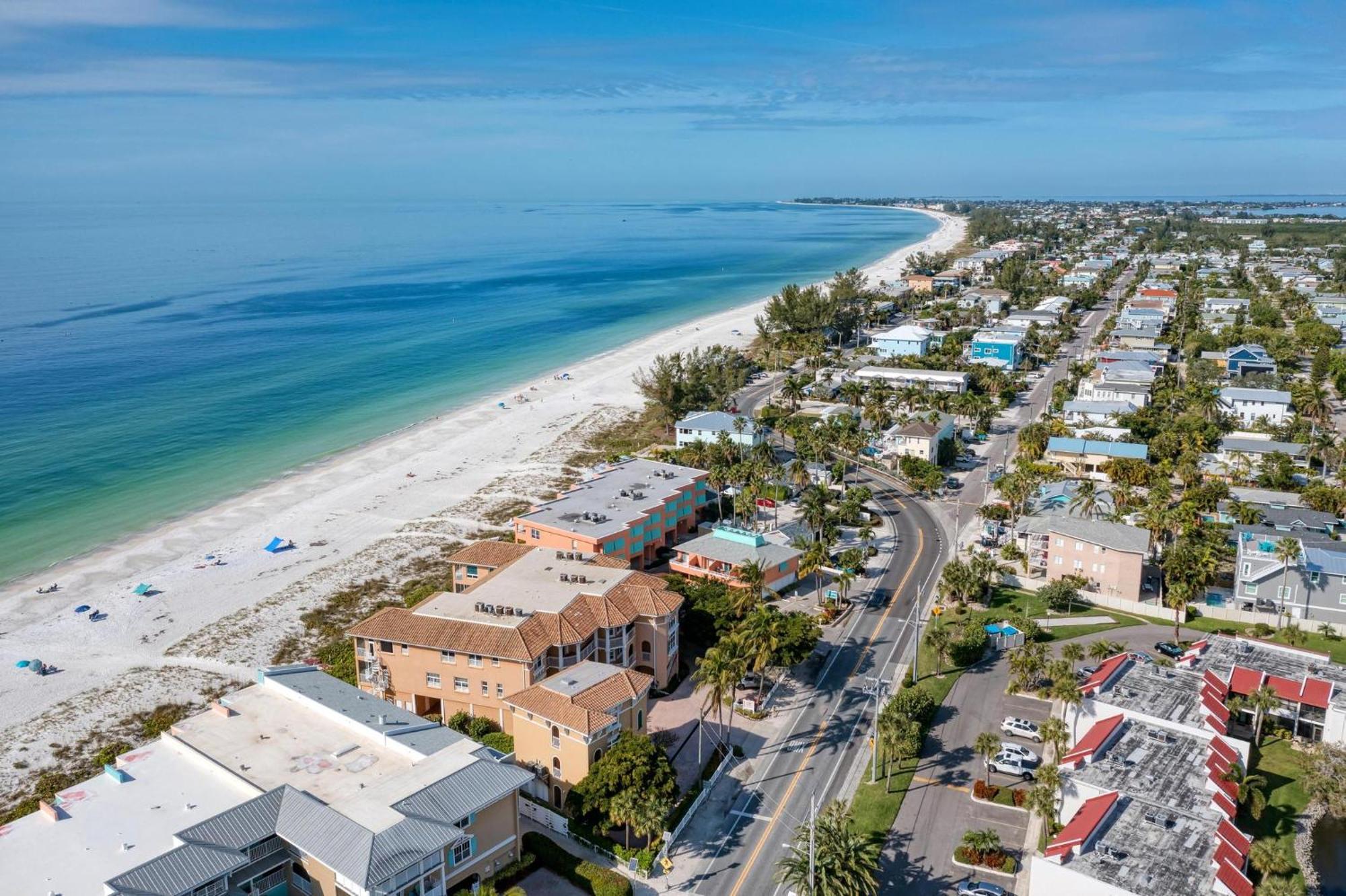 Anna Maria Island Runaway Tropical Dream-One Minute Walk To The Beach-Heated Pool Bradenton Beach Εξωτερικό φωτογραφία