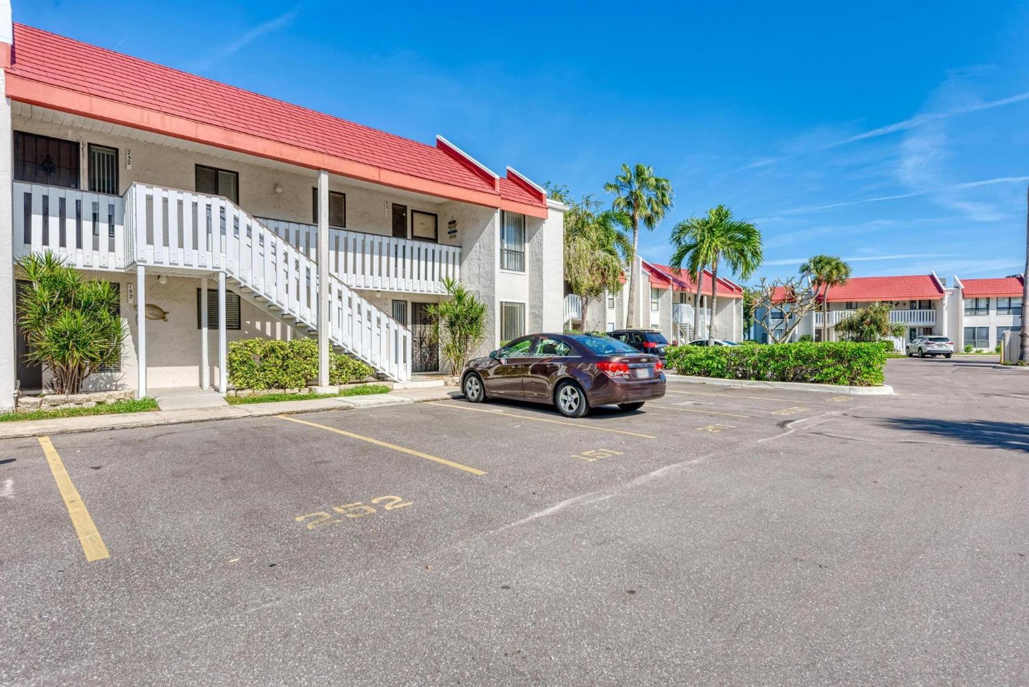 Anna Maria Island Runaway Tropical Dream-One Minute Walk To The Beach-Heated Pool Bradenton Beach Εξωτερικό φωτογραφία