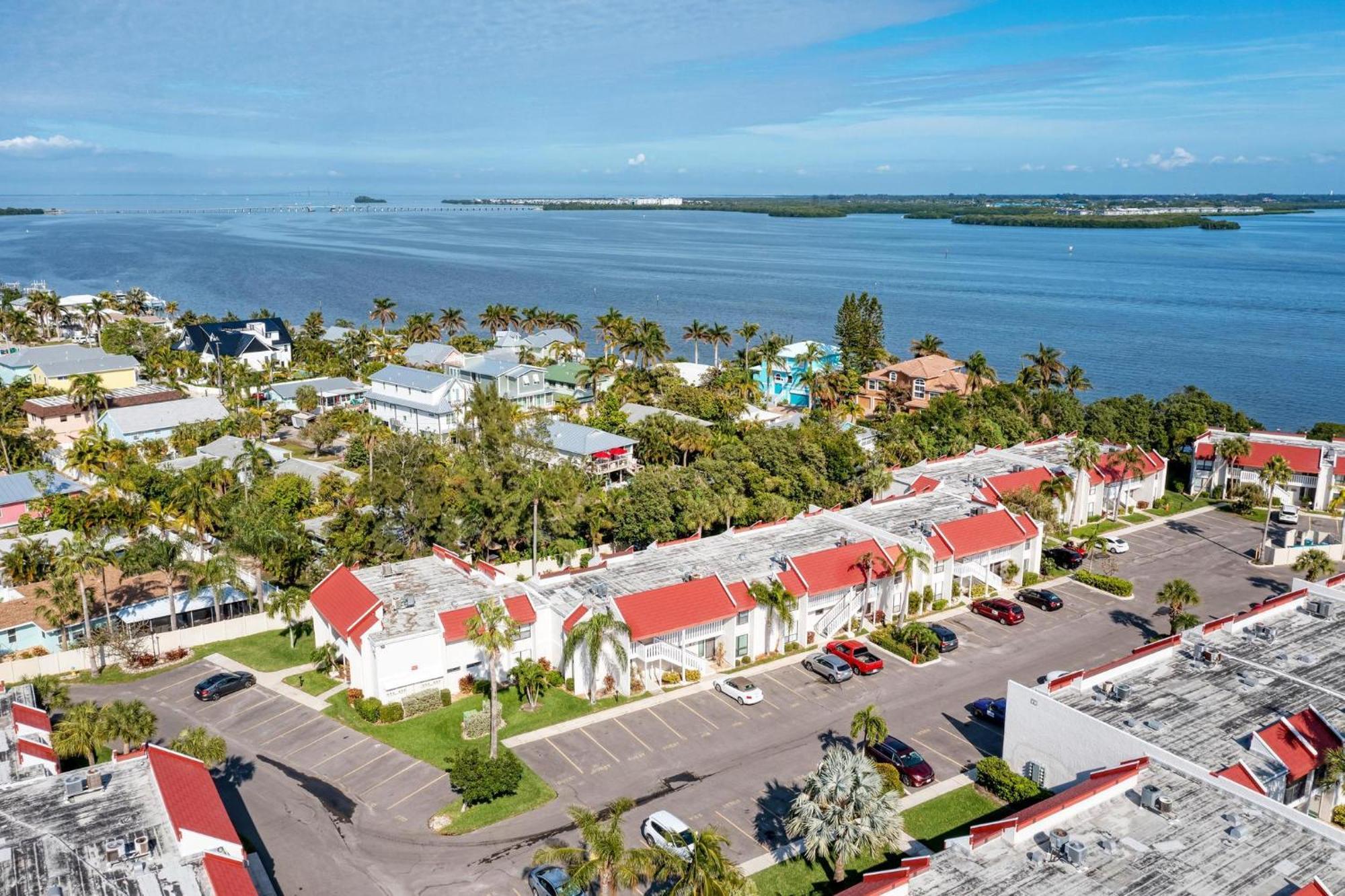 Anna Maria Island Runaway Tropical Dream-One Minute Walk To The Beach-Heated Pool Bradenton Beach Εξωτερικό φωτογραφία